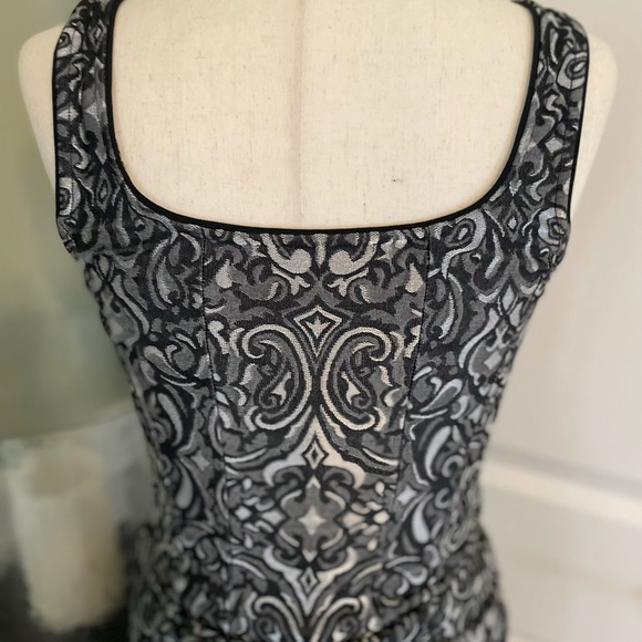 Corset style cami w geometric print - Picture 2 of 4